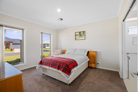 23 Nottingham Road, Thurgoona NSW 2640 - House For Rent | Domain - Photo 4