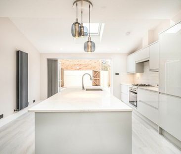 Yeomans Mews, Isleworth, TW7 - Photo 1