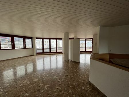 "Grosse Attikawohnung mit Blick auf die Aare in kleinem Gewerbehaus" - Photo 5