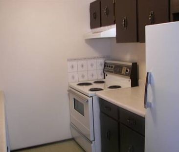 Clean Quiet Affordable Adult Living!! | 5715-56th ave, Red Deer - Photo 1