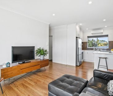 Open the Door to Stylish, Easy Living - Photo 1