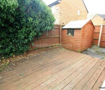 3 bedroom property to rent in Wokingham - Photo 1