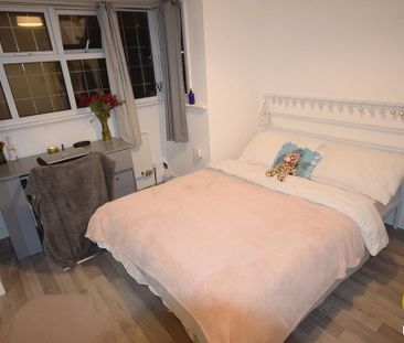 5 bedroom detached house to rent - Photo 1