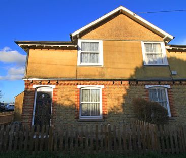 Swiss Cottages, Lower Goldstone, Ash - Photo 4
