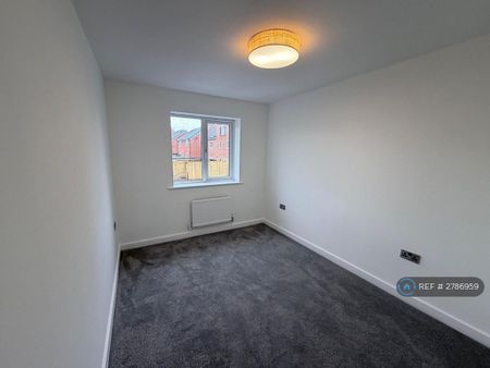 3 bedroom semi-detached house to rent - Photo 3