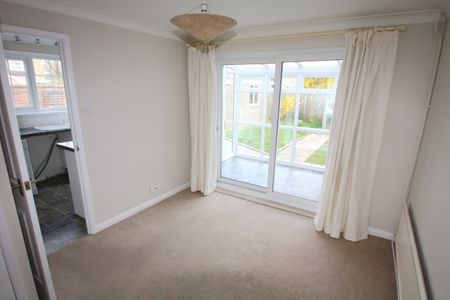 Haselworth Drive, Alverstoke, Gosport, Hampshire, PO12 - Photo 3