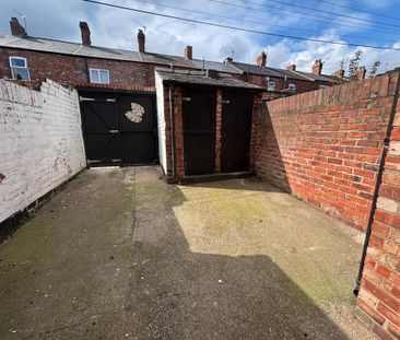 2 bedroom terraced house to rent - Photo 2