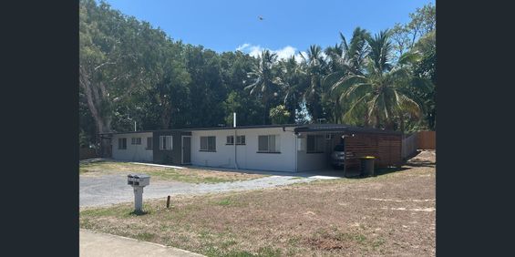 3 BEDROOM AIR-CONDITIONED DUPLEX - THIS IS BEACH SIDE LIVING AT ITS BEST! - Photo 3