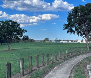 Beautifully Renovated 4 Bedroom Family Home &excl;&excl;&excl; - Photo 6