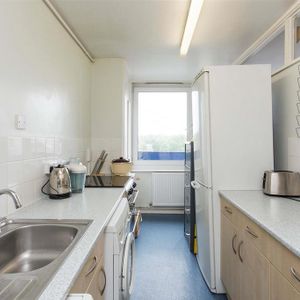 House share to rent - Photo 2