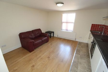 Fylde Road Flat 7 Preston, Lancashire, PR1 2XP - Photo 2