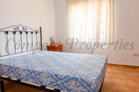 Country Property in Cómpeta, Inland Andalucia in the mountains - Photo 2