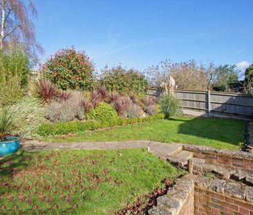 3 bedroom detached house to rent - Photo 4