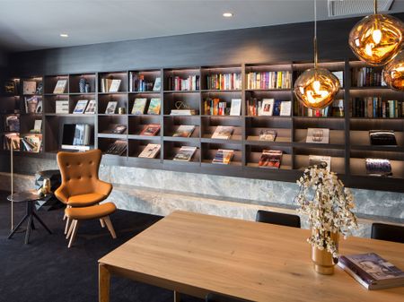 Oxley + Stirling Residences - Top Floor Fully Furnished Unit + Storage Cage - Photo 3