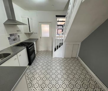 2 bedroom terraced house to rent - Photo 5