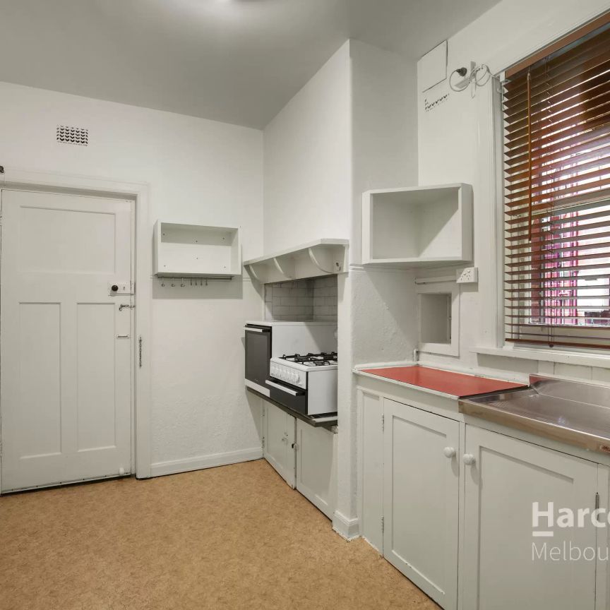 Spacious Apartment - Photo 1