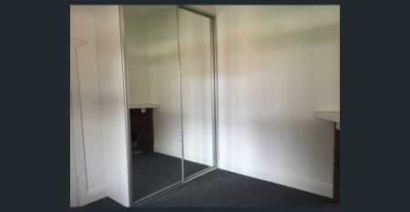 Stunning House In Excellent Location - Photo 2