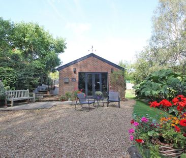 2 bedroom bungalow to rent - Photo 2