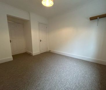 2 Bedroom - Winchester Road, Bishops Waltham - Photo 3