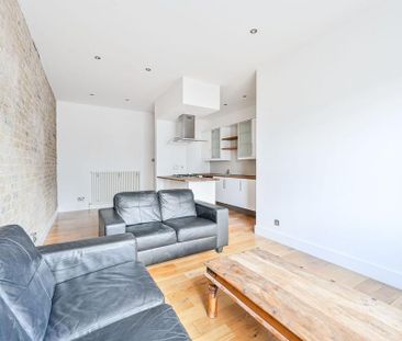 2 bedroom flat to rent - Photo 2