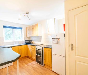 8 Melrose Close - Photo 2