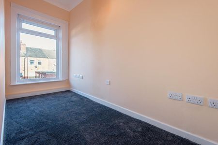 2 bedroom House To Let - Photo 2