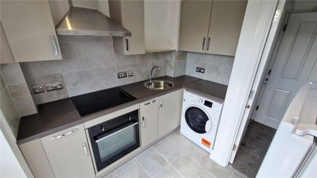 1 bedroom flat to rent - Photo 4