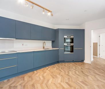 3 bedroom flat to rent - Photo 4