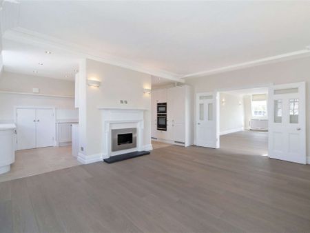 A beautifully presented family apartment providing excellent entertainment space. - Photo 5