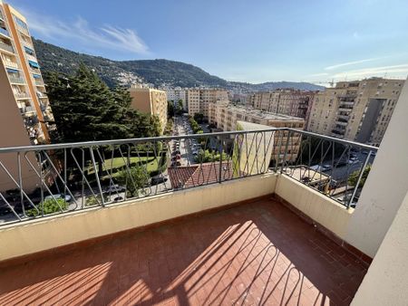 Location – Bel appartement 3 pièces proche de l’hôpital Pasteur - Photo 2