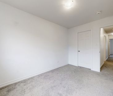 For Lease - 21 Woodedge Circle, Kitchener, Ontario - Photo 4