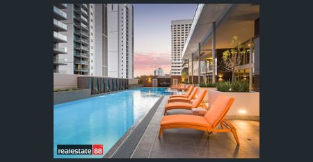 SOARING HEIGHTS! - Photo 3