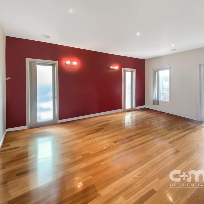 WELL PRESENTED HOME! - Photo 1