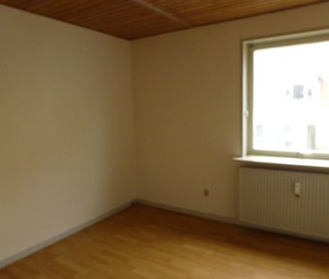 Stor, 4-VÆRELSES LEJLIGHED I FREDERIKSHAVN - Photo 4