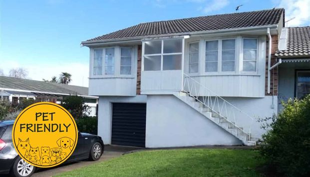 Tidy 2 Bedroom Unit - Photo 1