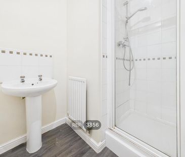 4 bedroom terraced house to rent - Photo 1