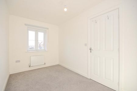 2 bedroom semi-detached house to rent - Photo 2