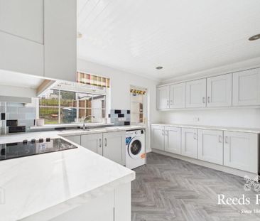 32 Dunbeg Park, Hillsborough, BT26 6AT - Photo 6