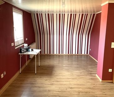 Gepflegte 3 Zimmer Wohnung mit Balkon u. eigenem Eingang in einem 2... - Foto 4