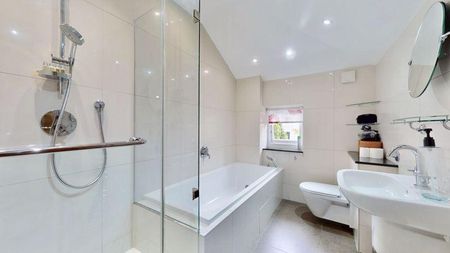 6 bedroom detached house to rent - Photo 2