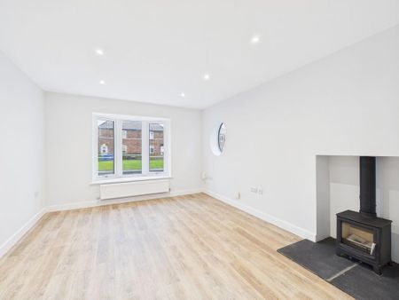 3 bedroom semi-detached house to rent - Photo 2