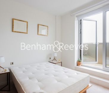 3 Bedroom flat to rent in Lillie Square, Earls Court, SW6 - Photo 1