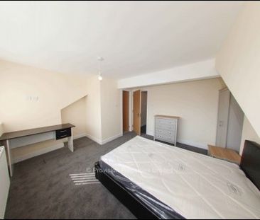 6 Bedroom Student Lets in Leeds - Photo 2