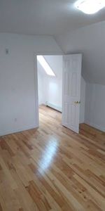 3 Bedroom Sandy Hill Apartment for Rent (219 Daly Ave) - Photo 4