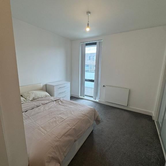 2 Bed Flat, Greater London, E14 - Photo 1