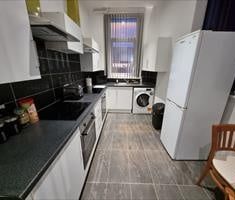 Bedsit, Strand Road, L20 - Photo 1