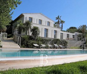 SAINT-TROPEZ - CENTRE VILLAGE - 10 CHAMBRES - PISCINE - Photo 4