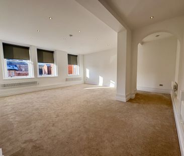 Middleton House - Photo 2