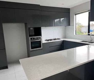4 Bedrooms + Double Garage - Prime Location - Photo 4