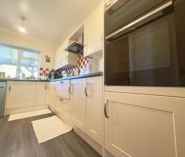 3 Bed Semi-Detached House, Strathmore Avenue, LU1 - Photo 1
